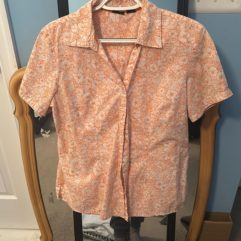 Beautiful orange floral short-sleeve button-up